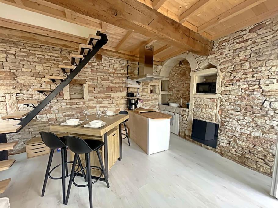 Charmante Maison De Village Viré Buitenkant foto
